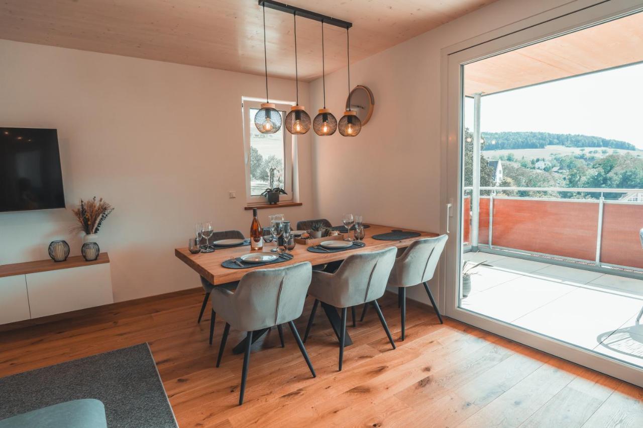 Appartement Steinablick Mit Grossem Balkon & Garage Ühlingen-Birkendorf