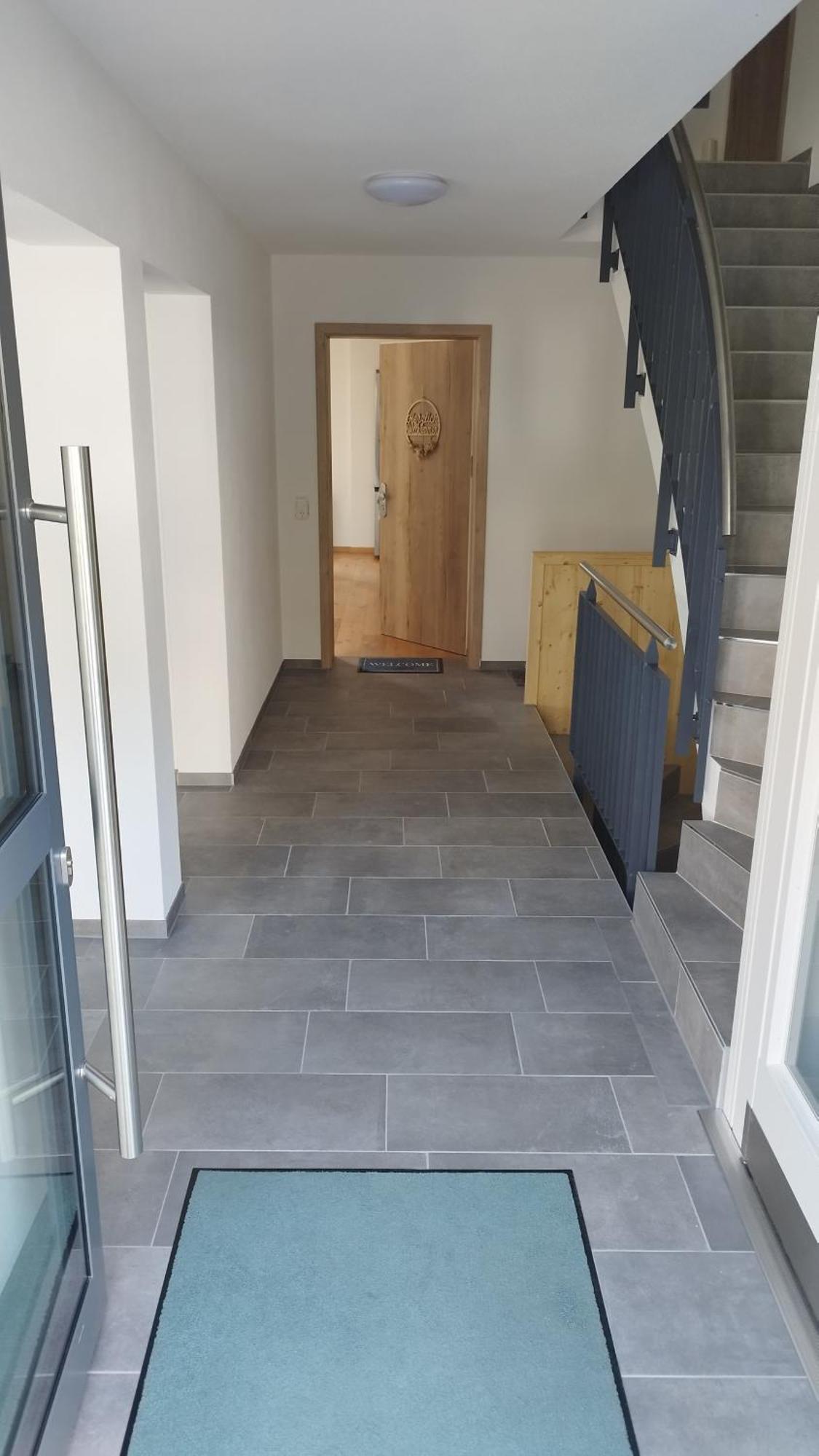 Steinablick Mit Grossem Balkon & Garage
